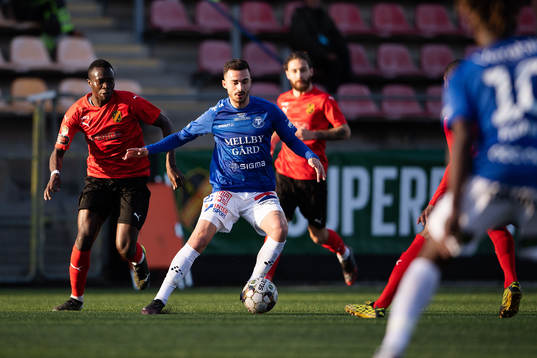 Vasalunds Anthony Wambani och Trelleborgs Simon Amin