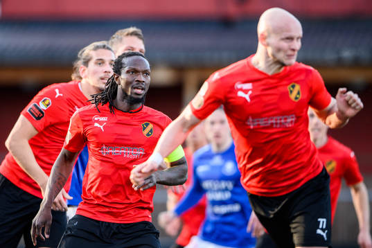Vasalunds Kebba Ceesay och Zourab Tsiskaridze