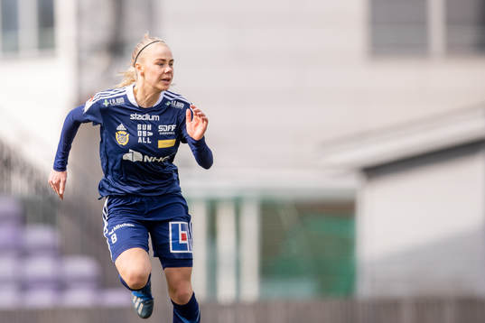 Sundsvalls Clara Thimstrand 2under fotbollsmatchen i