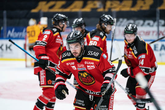 Luleås Chris Desousa jublar