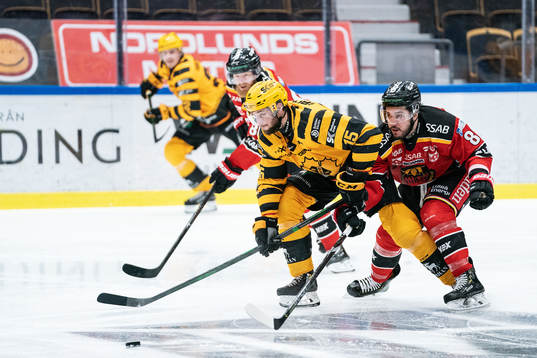 Skellefteås Melker Karlsson och Luleås Chris Desousa