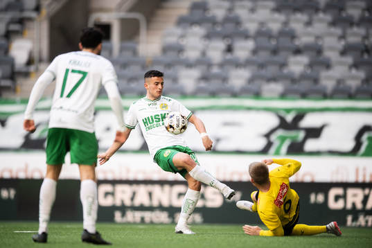 Mjällbys Eric Björkander och Hammarbys Astrit Selmani