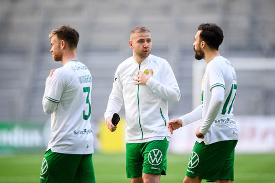 Hammarbys Dennis Widgren , Darijan Bojanic och Abdul Khalili