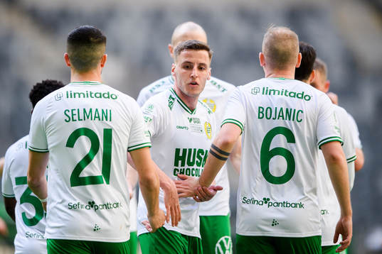Hammarbys Jeppe Andersen jublar med Astrit Selmani och