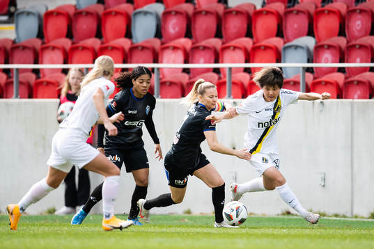 s Honoka Hayashi och Växjös Emmi Alanen