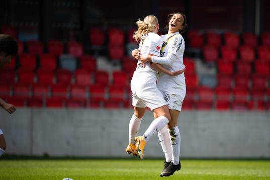 Bläddra bland fler bilder av Fotboll, Damallsvenskan, Växjö - AIK