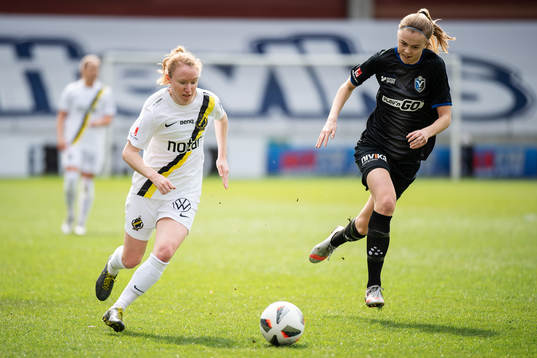 s Caroline Murray och Växjös Elin Nilsson