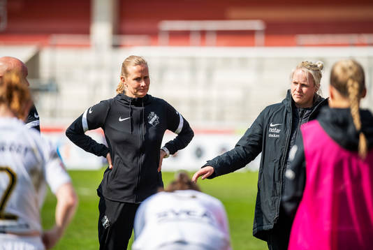 AIKs manager Anne Mäkinen och tränare Maiju Ruotsalainen