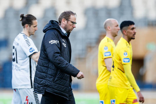 Halmstads tränare Magnus Haglund deppar