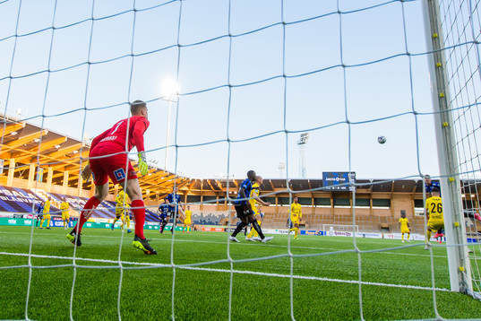 Nick mot mål innan 1-0 målet av Sirius Christian Kouakou