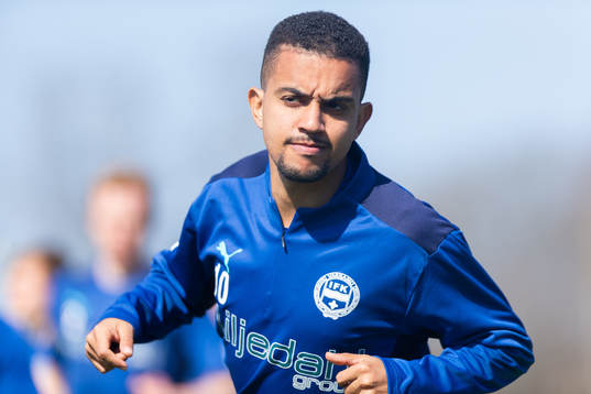 Värnamos Erick Brendon värmer upp