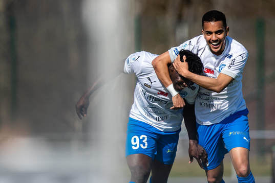 Värnamos Alhassan A Haestad Kamara jublar