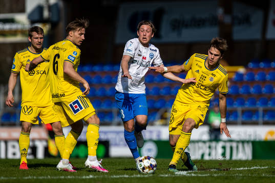 Värnamos William Kenndal och Sundsvalls Erik Andersson i