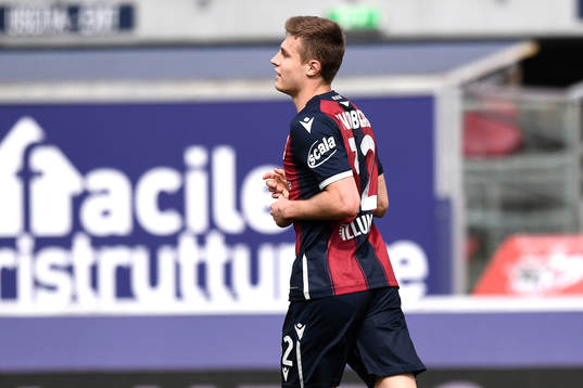 Bolognas Mattias Svanberg jublar