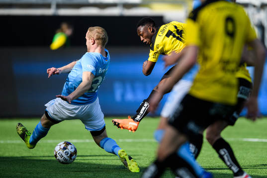 Häckens Benie Adama Traore gör 1-2