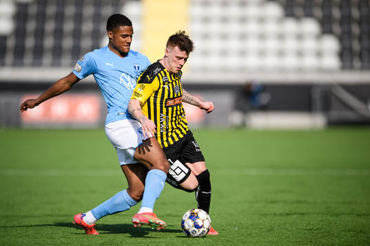 Malmö FFs Amin Sarr och Häckens Tobias Heintz