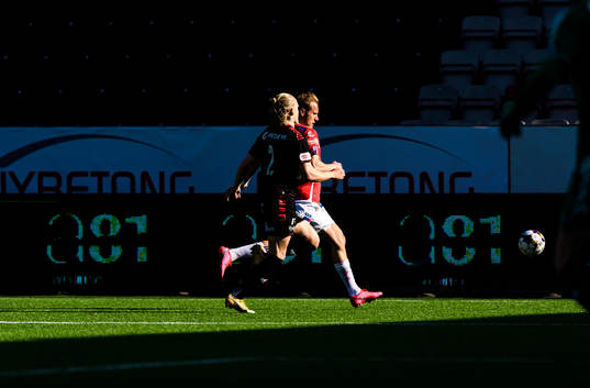 Kalmars Henrik Löfkvist och Degerfors Villiam Dahlström