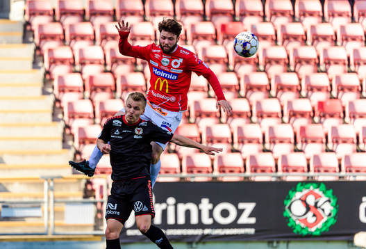 Degerfors Jonathan Tamimi och Kalmars Emin Nouri