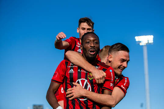 Östersunds Blair Turgott jublar