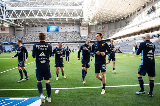 Djurgårdens Hjalmar Ekdal och Elliot Käck värmer upp