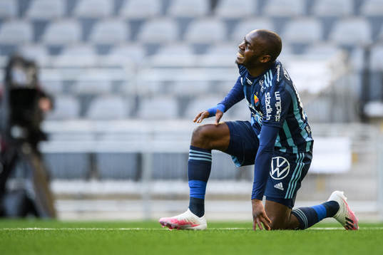 Djurgårdens Edward Chilufya har ont
