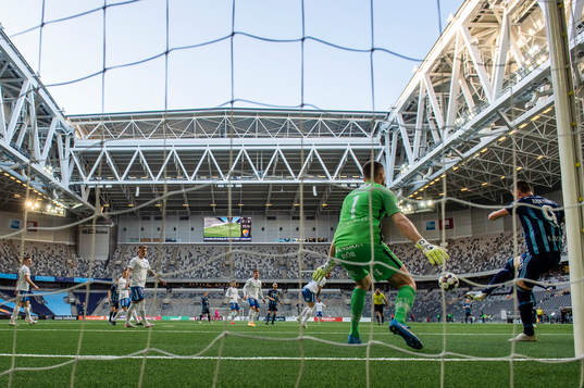 Djurgårdens Haris Radetinac gör 1-0 bakom IFK