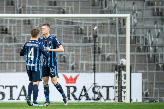 Djurgårdens Jacob Une Larsson och Jesper Löfgren jublar