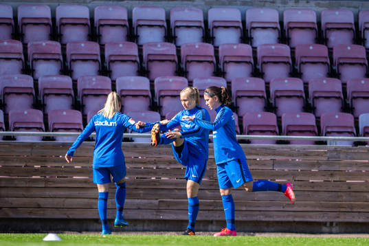 Eskilstunas spelare värmer upp