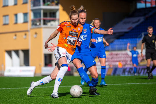 Kristianstads Amanda Edgren och Eskilstunas Matilda Plan