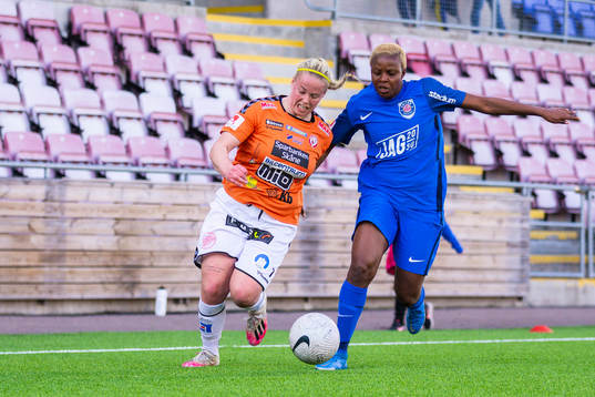Kristianstads Therese Sessy Åsland och Eskilstunas Ngozi