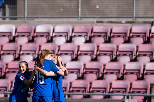 Eskilstunas Felicia Saving, Vaila Barsley och Felicia Rogic
