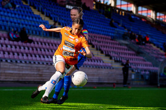 Kristianstads Sveindís Jane Jónsdóttir och Eskilstunas