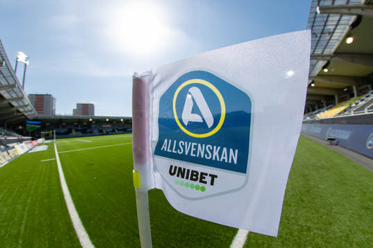 En hörnflagga på Bravida Arena innan fotbollsmatchen i