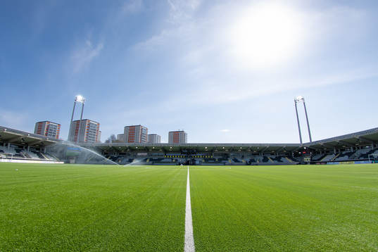 Bravida Arena interiört innan fotbollsmatchen i
