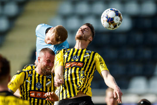 Malmö FFs Franz Brorsson och Häckens Johan Hammar