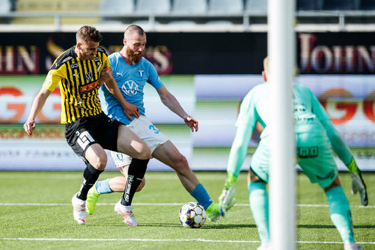 Häckens Johan Hammar och Malmö FFs Jo Inge Berget