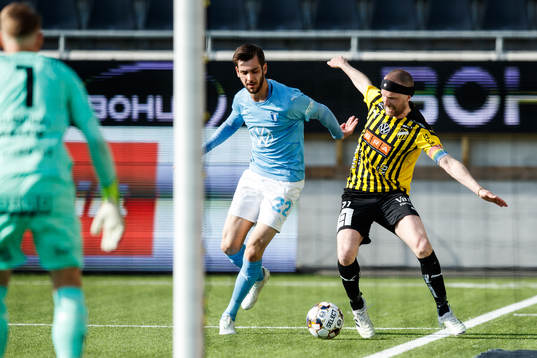 Malmö FFs Adi Nalic och Häckens Rasmus Lindgren
