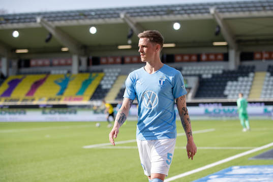 Malmö FFs Sören Rieks lämnar planen
