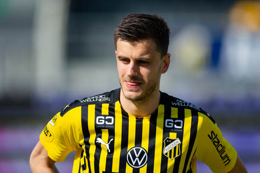 Häckens Alexander Jeremejeff  innan fotbollsmatchen i