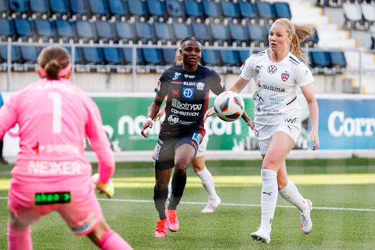 Linköpings Uchenna Grace Kanu och Rosengårds Glódís