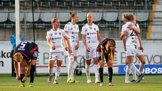 Rosengårds spelare jublar och Linköpings deppar
