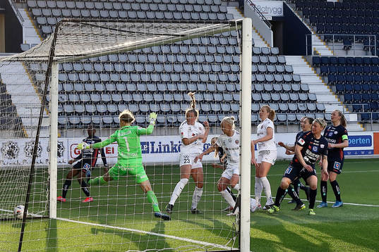 Mål 0-1 av Rosengårds Stefanie Sanders förbi Linköpings