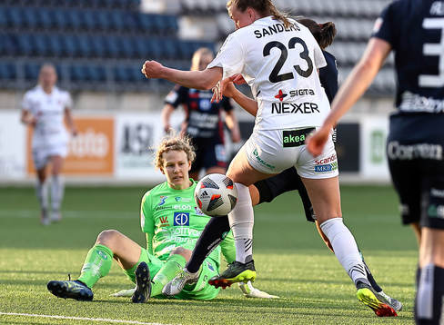 Linköpings målvakt Cajsa Andersson och Rosengårds