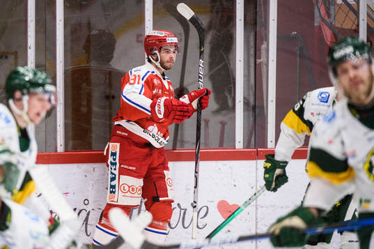 Timrås Viktor Lodin jublar