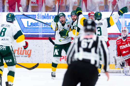 Björklövens William Eriksson jublar