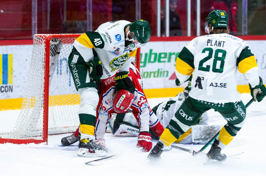 Björklövens Daniel Rahimi och Timrås Erik Walli