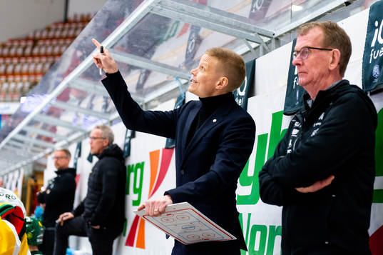 Björklövens assisterande tränare Robert Lahti
