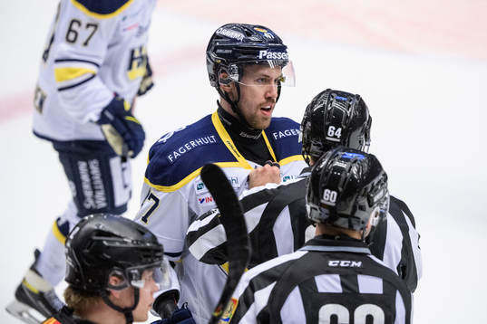 s Miska Siikonen i bråk