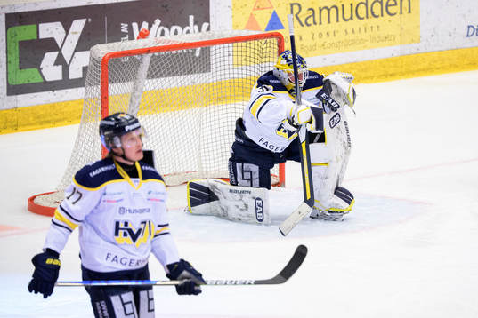 s målvakt Jonas Gunnarsson  deppar
