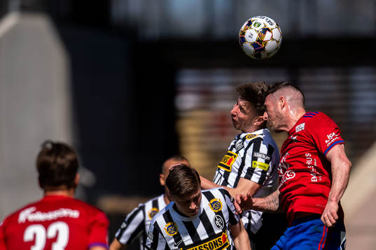 Landskronas Filip Olsson och Östers James Keene